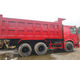 Merah 30 Ton Truk Tipper 13000 Kg Berat Kendaraan Transmisi Manual pemasok