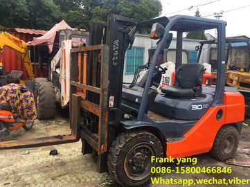 Cina 8fd30 Toyota Forklift 3 Ton Digunakan Kondisi 3500 Mm Max Mengangkat Tinggi pemasok